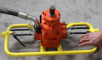 礦用風(fēng)動鉆機廠家：鉆機要輕，要更輕