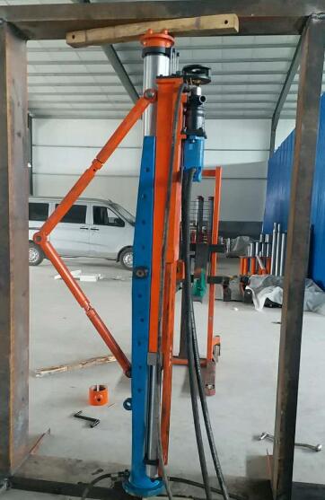 找打頂板的探水鉆機(jī)，你應(yīng)該看看這個(gè)