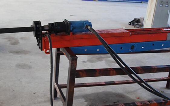 探放水作業(yè)應(yīng)當有N臺探水鉆機和詳細施工方案