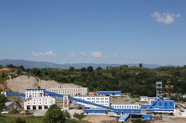 打百米孔，黃莊煤礦用啟睿架柱式液壓鉆機(jī)