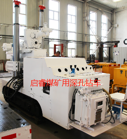 全液壓履帶鉆機(jī)：深孔一機(jī)搞定。